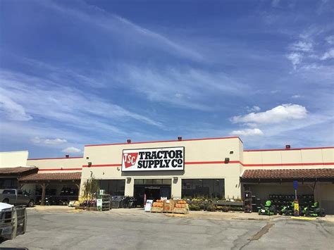 Tractor supply floresville - 